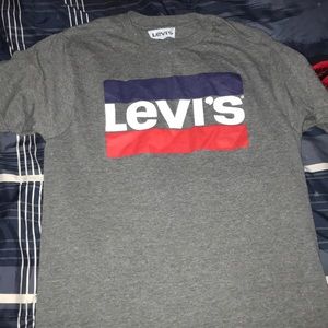 Men’s small tshirt